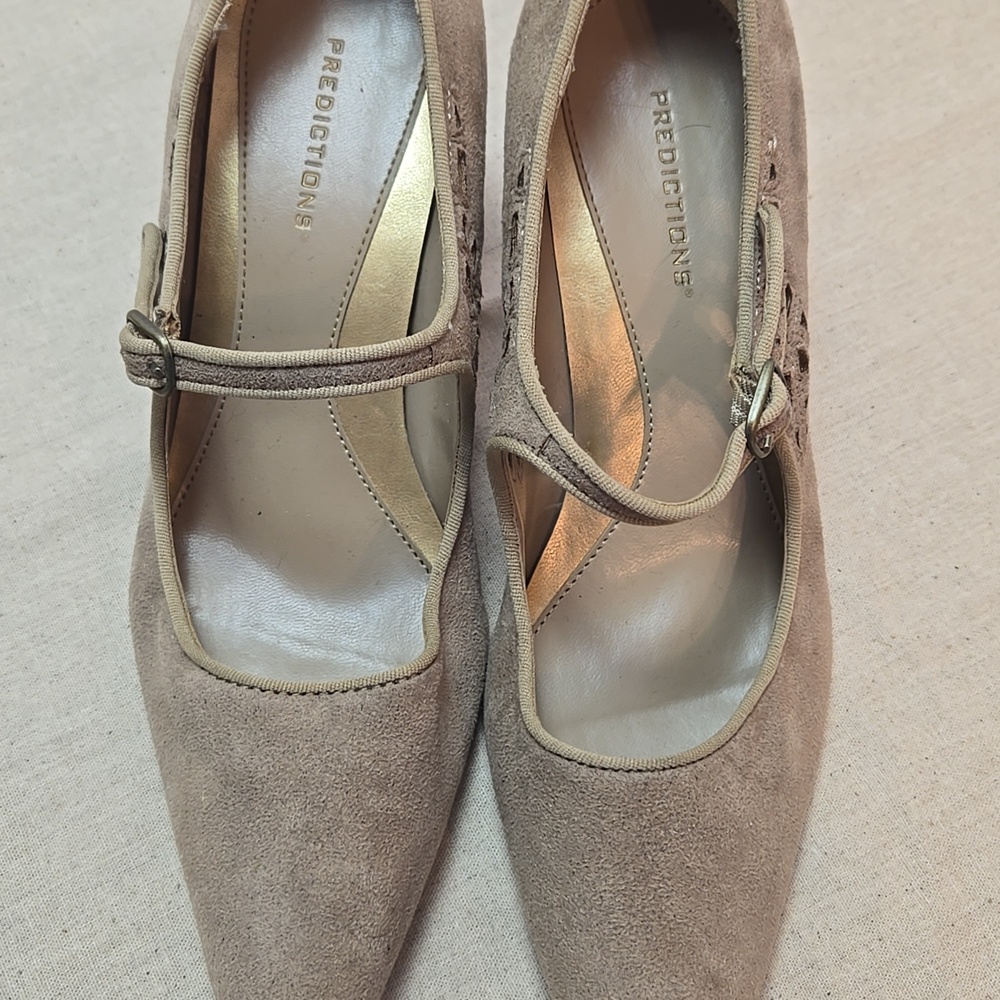 Tan 2.5 inch heels size 8W ,predictions, with cut out design on the sides